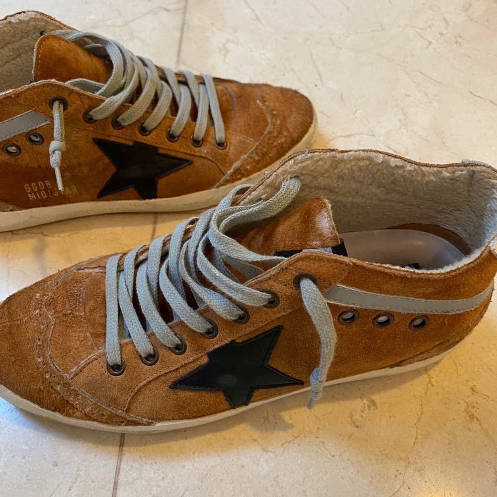GOLDEN GOOSE Mid Star Suede Sneakers